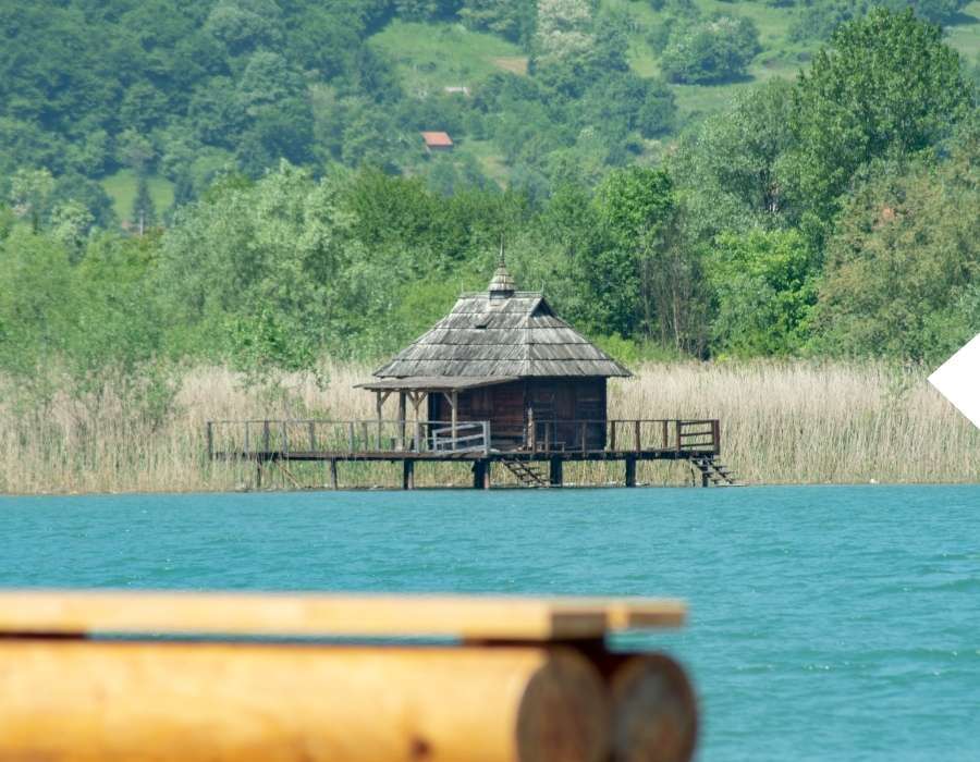 Montekarlo - Odmor na Drini, dve sojenice